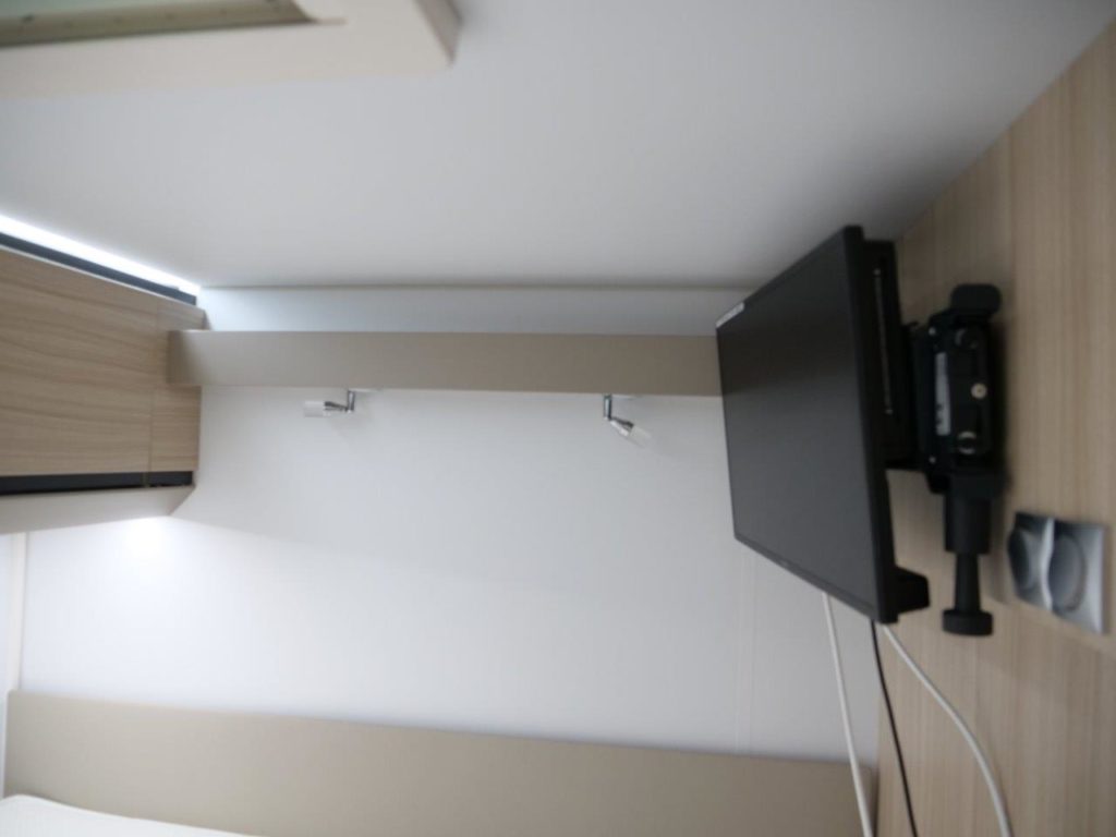 Adria-Compact-TV